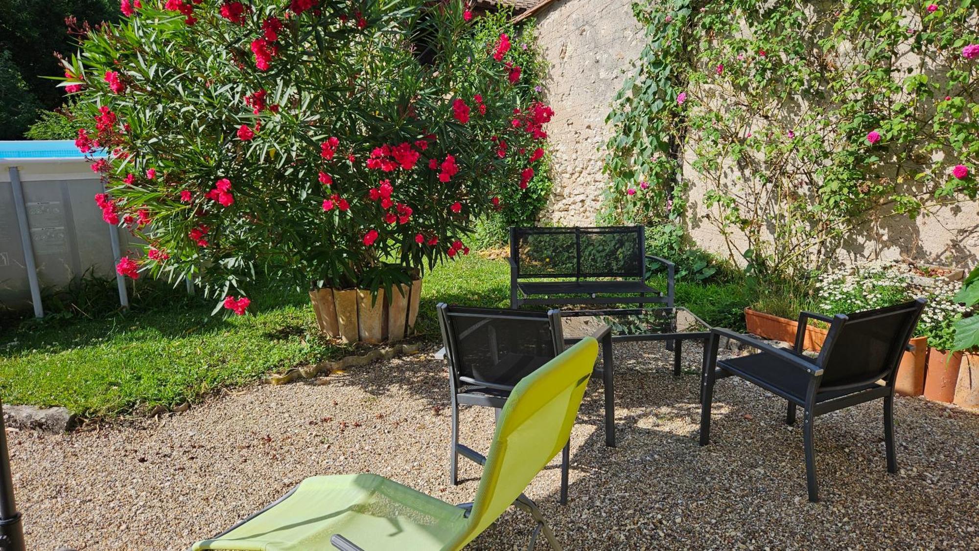 Chambres Et Gites Les Deux Chenes Pres De Bergerac Le Fleix Buitenkant foto