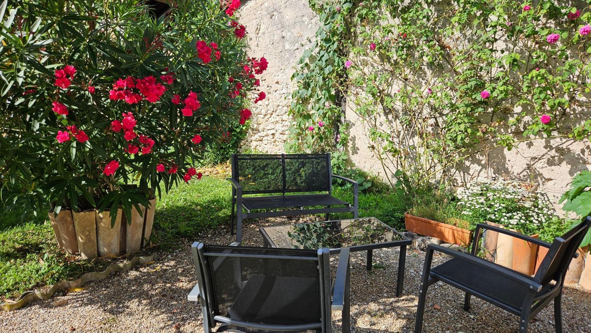 Chambres Et Gites Les Deux Chenes Pres De Bergerac Le Fleix Buitenkant foto