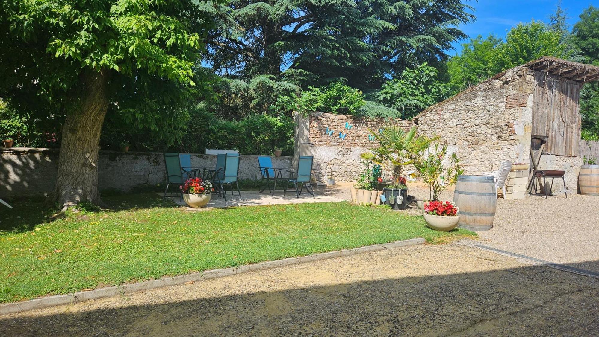 Chambres Et Gites Les Deux Chenes Pres De Bergerac Le Fleix Buitenkant foto