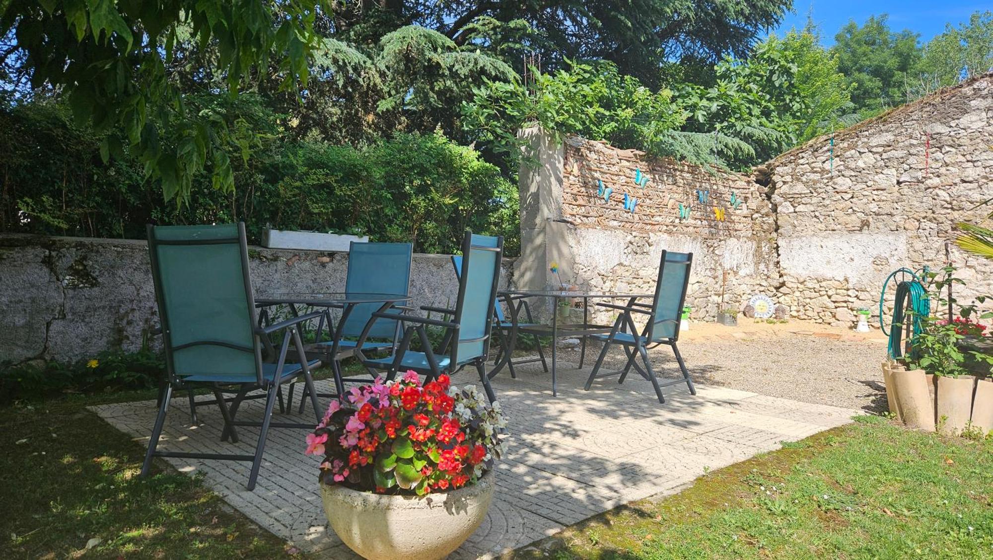 Chambres Et Gites Les Deux Chenes Pres De Bergerac Le Fleix Buitenkant foto