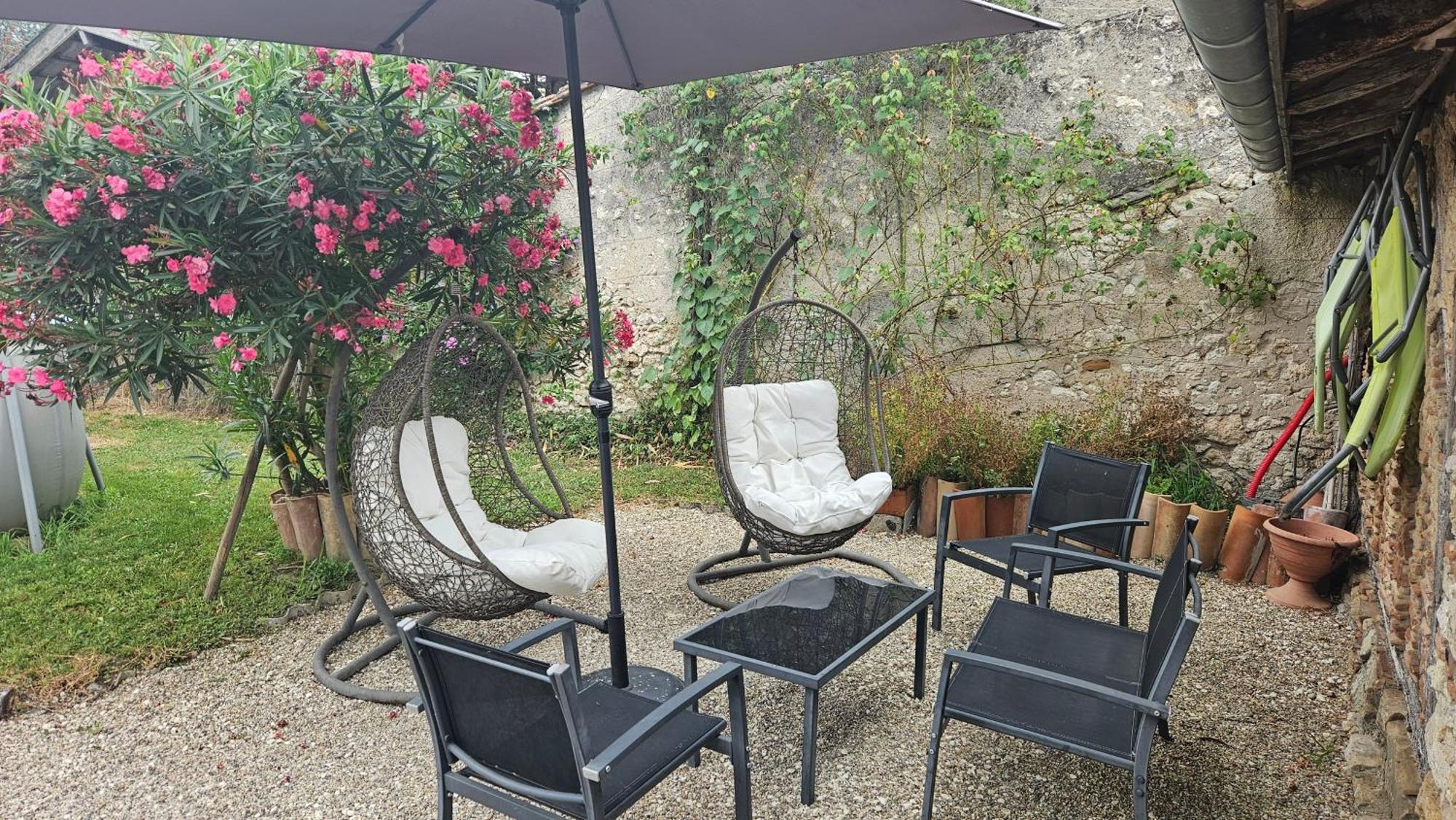 Chambres Et Gites Les Deux Chenes Pres De Bergerac Le Fleix Buitenkant foto