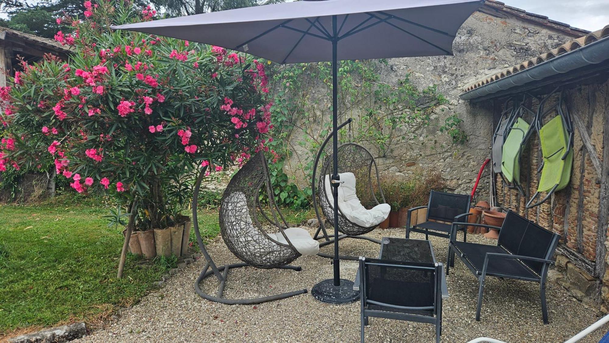 Chambres Et Gites Les Deux Chenes Pres De Bergerac Le Fleix Buitenkant foto